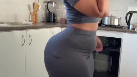 She got nice curves.