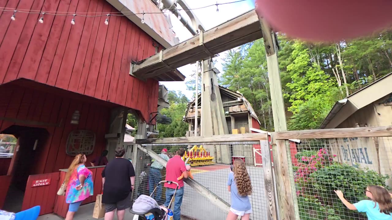 Dollywood Barnstormer Slow Motion