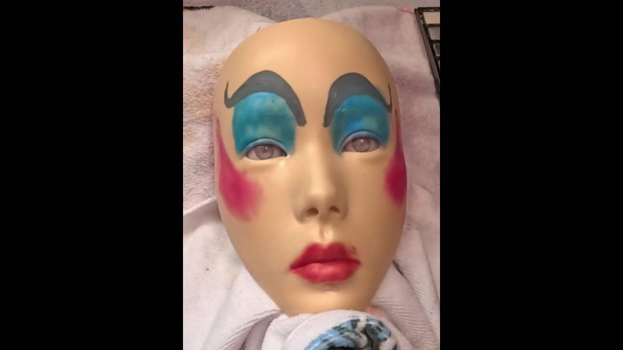 simply makeup look (silent video)