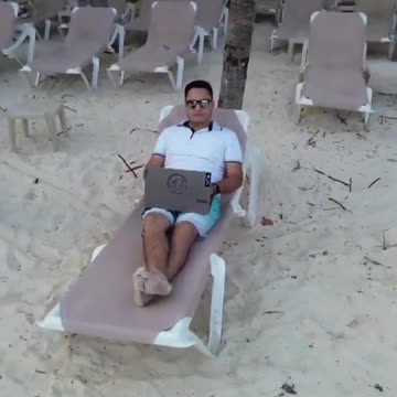 Near or far, rain or shine… your container is on its way! 🚛📦✨| USA Containers