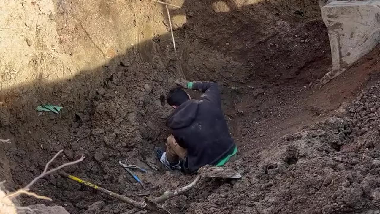 Koulie Kyle going to the center of the Earth via Sewer Style