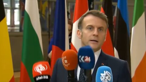 Macron se enoja por micrófonos que "se mueven constantemente"