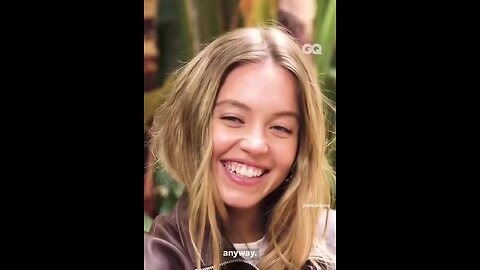 👀 Sydney Sweeney says it was “SURREAL” that President Trump shared her American Eagle Jeans ad.