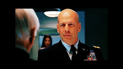 RED (2010) – Retired, Extremely Dangerous! | Action Movie Review
