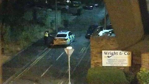 PEOPLE OUTSIDE GETTING ARRESTED BY THE POLICE 👮👮‍♀️FOR HANGING AROUND LATE AT 🌃 PART 1 WONDER WHY