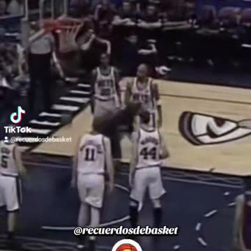 Shaquille O'Neal es "El Artículo 34"
