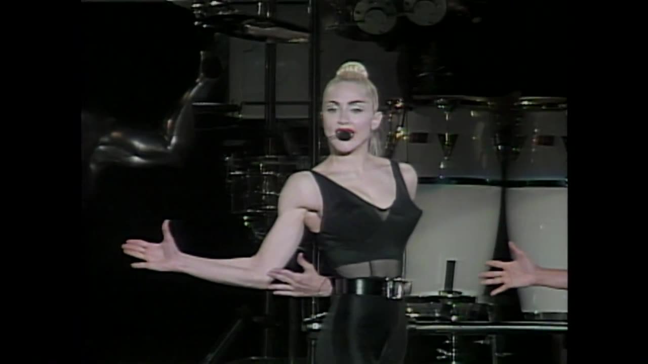 Madonna - Vogue (Live in Japan '90)