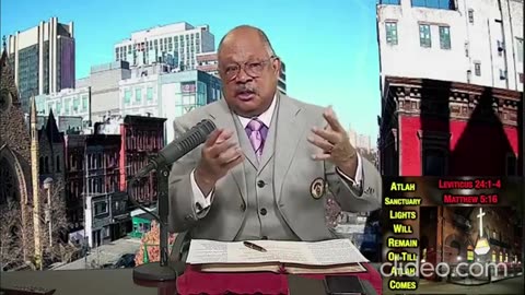 Pastor Manning vs the Long Legged Mack Daddy Barack Hussein Obama