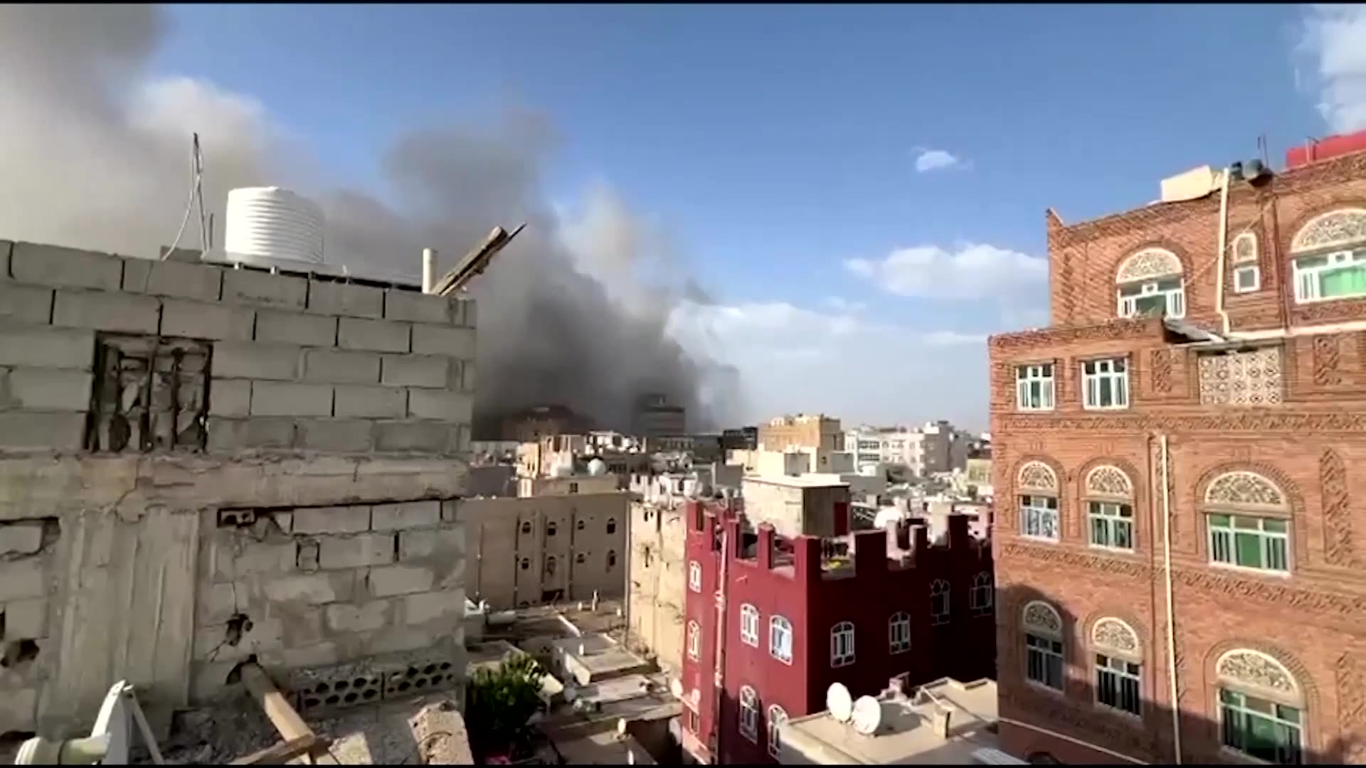 Smoke billows over Yemens capital after Israeli airstrikes