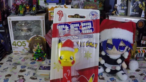 PEZ Pokemon Christmas Pikachu dispenser opening