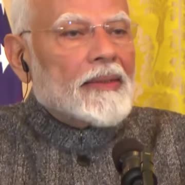 US Journalist Corners Modi on Adani, His Face Says It All!