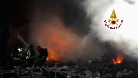 Pesaro - INCENDIO AZIENDA CHE LAVORA RIFIUTI ELETTRONICI (14.02.25)