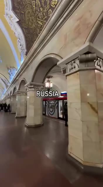 La metro di New York e la metro di Mosca.