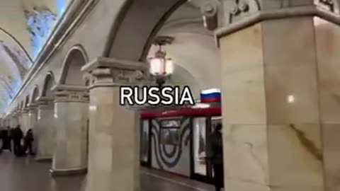 La metro di New York e la metro di Mosca.