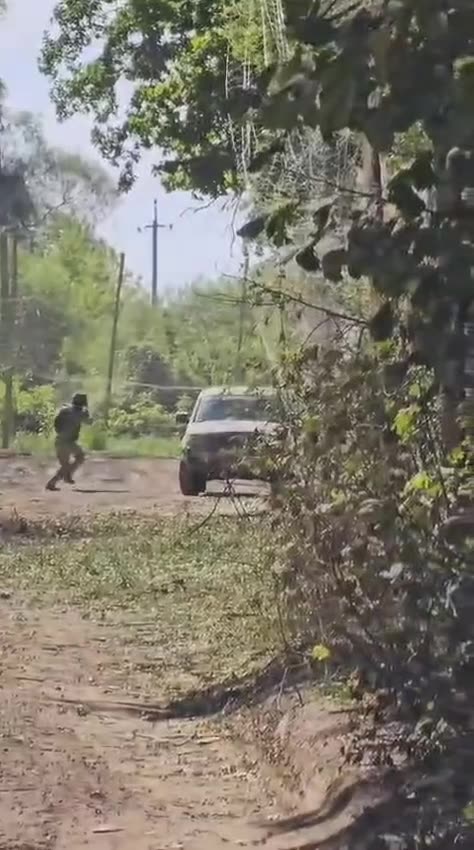 The arrival of a Russian FPV drone on a Bandera pig truck.
