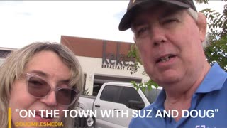 SUZ AND DOUG VISIT KEKE'S RESTAURANT IN SARASOTA FOR BREAKFAST!