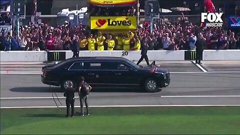 Drivers Cheer as President #Trump does Lap at Daytona 500. #ThePeoplesPresident