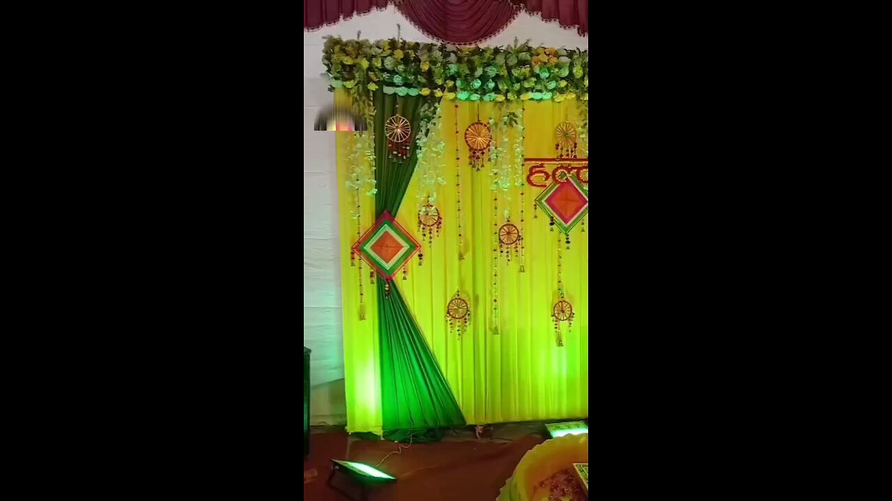 🌼💛 **“Haldi Flower Decoration – पीले रंग में सजे नए रिश्तों की शुरुआत”** 💛🌼