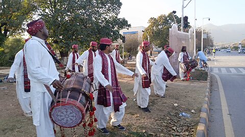 "Vibrant Beats: Embracing Pakistani Culture Through Music and Dance"