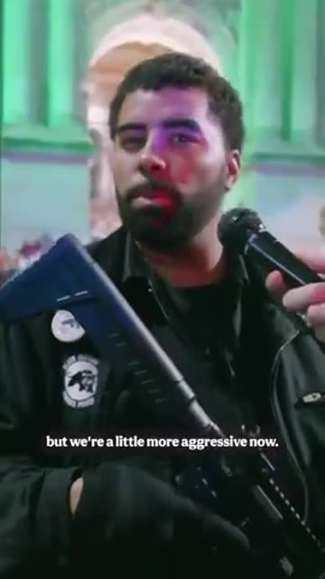 Black Panther member threatens law enforcement officers at ICE protest in Philly