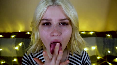 Tingliest spit painting ever 💦 ASMR intense