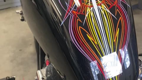 Harley Davidson gas tank pinstriping