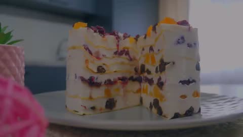 SHOCK! DRIED FRUIT CAKE”
