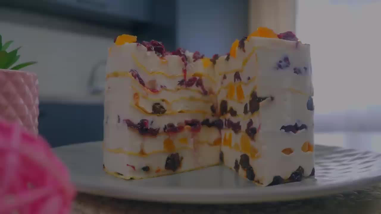 SHOCK! DRIED FRUIT CAKE”