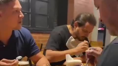 When did men invite you to eat ice cream at a bar? 😂