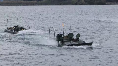 4th Marines ACVs Splash with the USS Rushmore