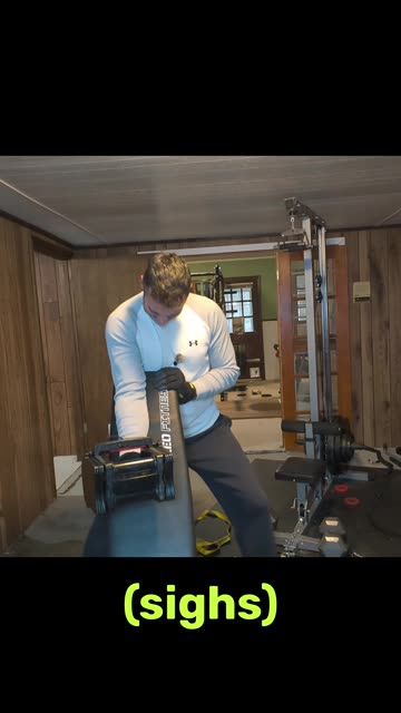 One Arm Preacher Curls