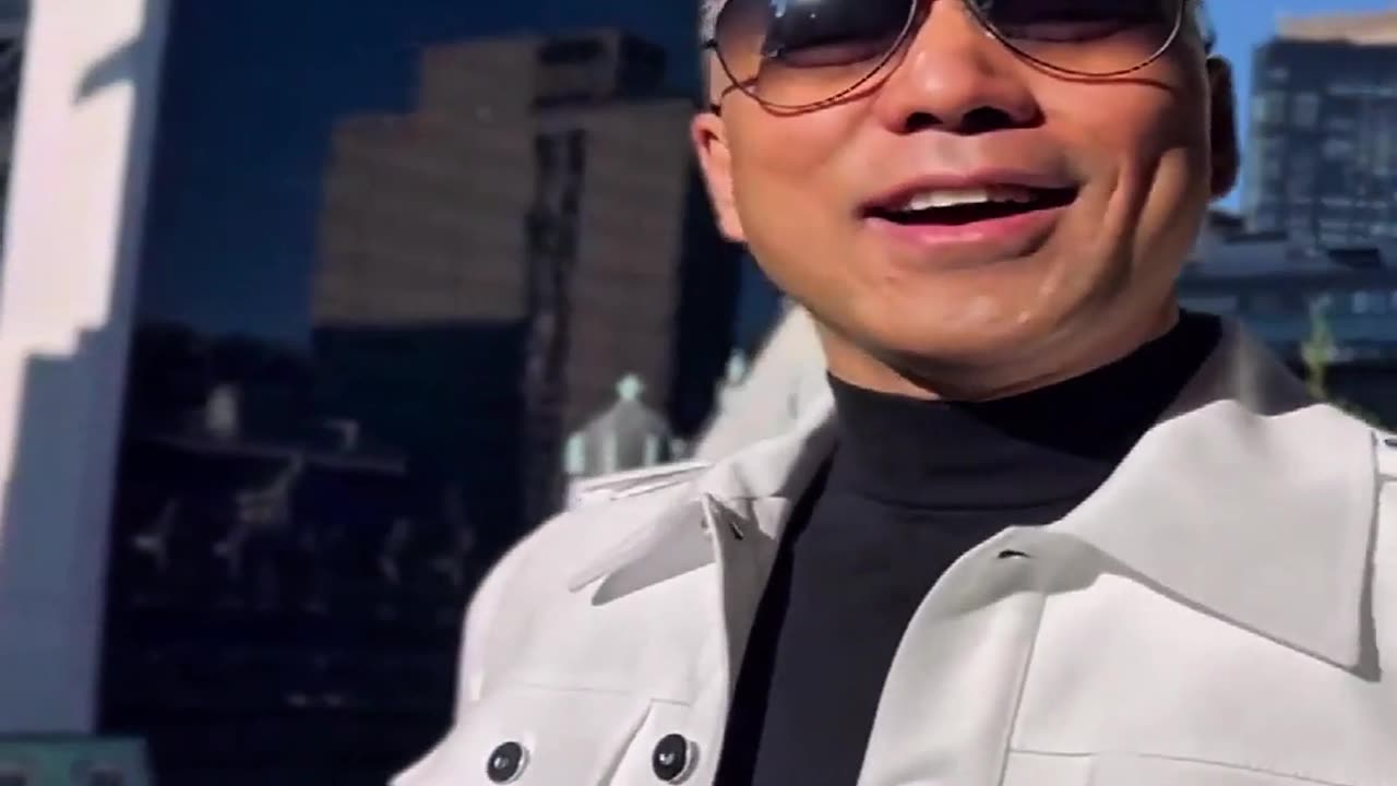 20221008文贵先生GETTR¹: #香港:完了,赤字,下金蛋的鸡饿到面黄肌瘦缺乏营养!解决清零政策不能封关,要让外国人来!大陆政策,让东莞深圳站街女推进香港