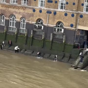 DO NOT play with the Thames if you don't understand its tidal nature!