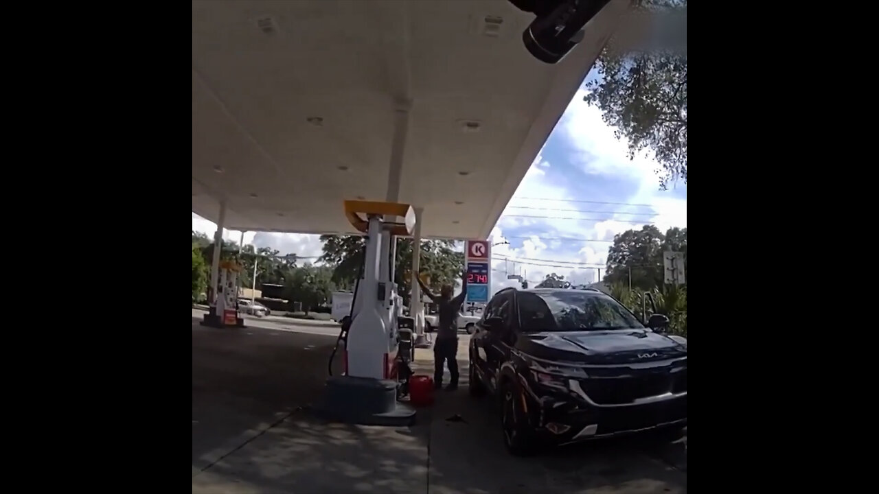 Policía confunde surtidor con pistola y crea falsa alarma en gasolinera