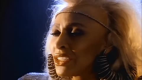 TINA TURNER ★ We Don't Need Another Hero (Thunderdome)