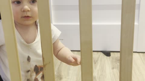Baby Kayla Stuck in “Baby Jail” — Adorable Playpen Moment 😂🍼