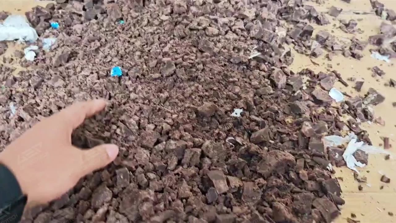 GD5 Twin-Shaft Shredder for Chocolate Blocks!