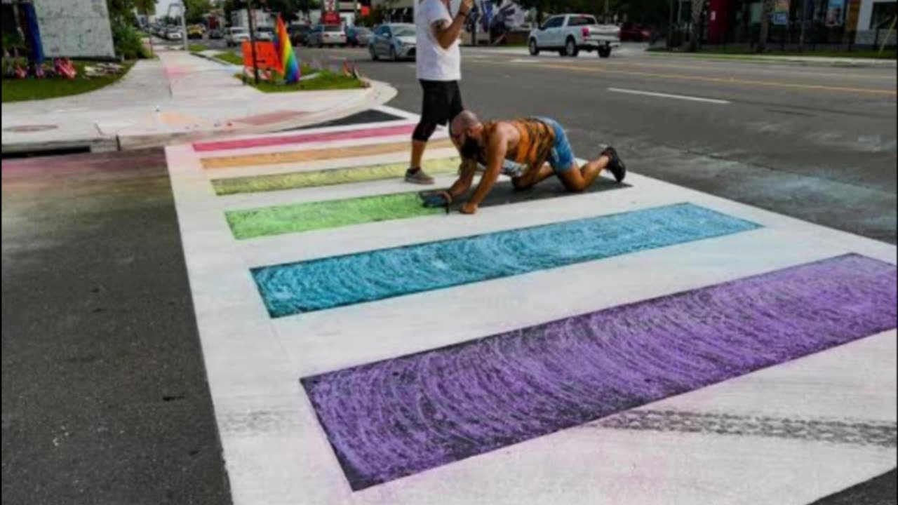 Florida to Scrub Pride Murals off Intersections