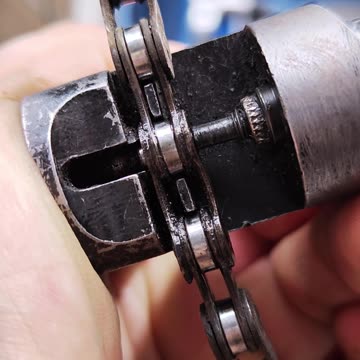 How to remove a bicycle chain and remove two chain links