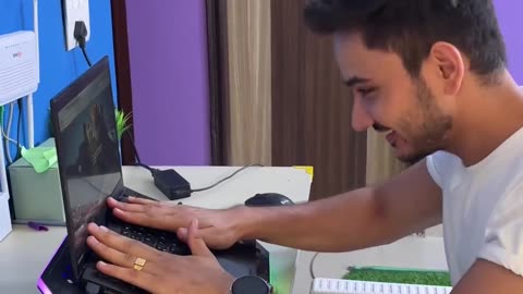 How I Treat My Laptop क्या आपका भी सेम हाल है 🤯🤯 - Tech Master - ClickHive