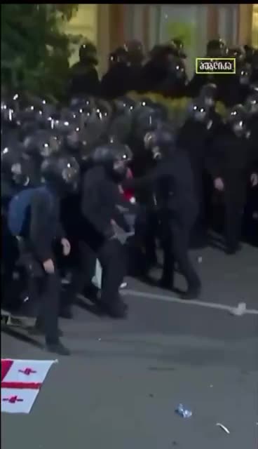 Polícia reprime violentamente a manifestação na Geórgia