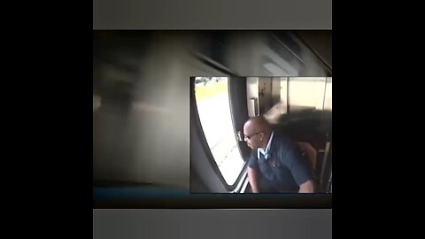 Shocking footage: Woman on CTA tracks ignored by bystanders 😢🚨 #japd #CTAincident #publicsafety