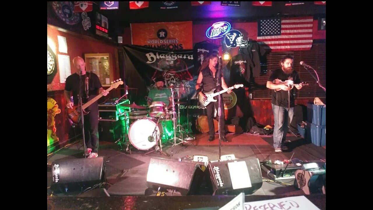 Molly' pub. September 2005