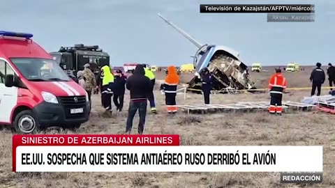 Esto es lo que sabemos sobre el avión de Azerbaijan Airlines que se estrelló en Kazajstán