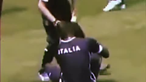 Balotelli’s funny moments #balotelli #football #soccer