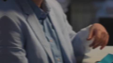 STOP Ignoring the Warning Signs of Financial Ruin