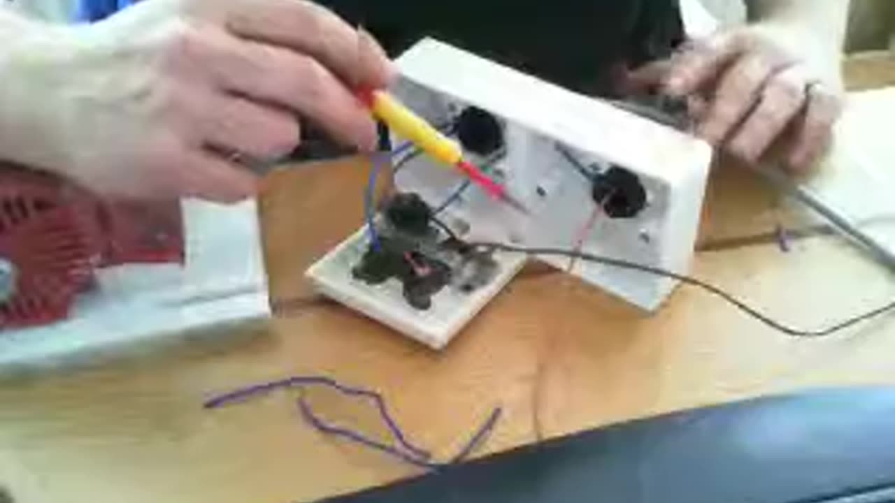 How to build your own Vand Der Graff Generator - Wiring the motor 1
