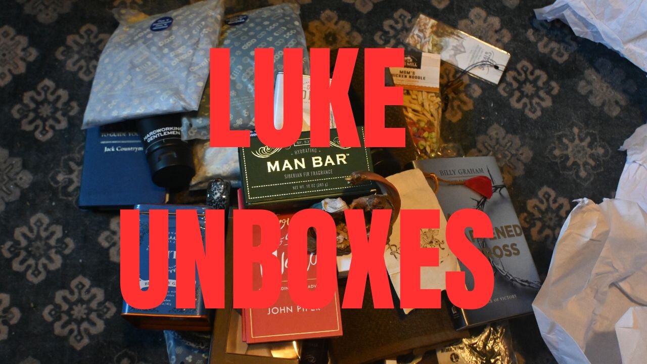 LUKE UNBOXES! (A Christmas Variety Package)