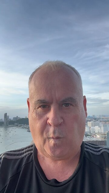 hilton hotel pattaya having cocktails