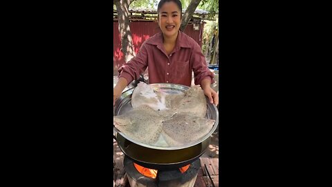 “Chinese Girls Cook FRESH Fish Outdoors! (ASMR Cooking Sounds 🎧)” “Rural China Fishing & Cookin